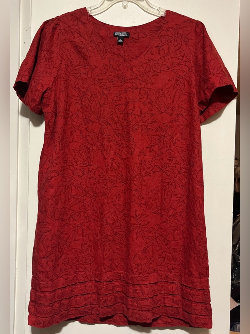 Nicole Miller Red Short-Sleeve V-Neck Tunic with Subtle Leaf Motif